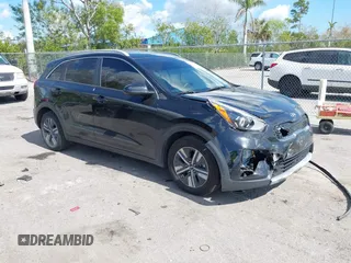 2021 Kia Niro LX with VIN KNDCB3LC1M5476071, listed as a IAAI auction lot 41547208 with 85,074 mi miles. Bid and sale history available at carsss.com. Image 1.