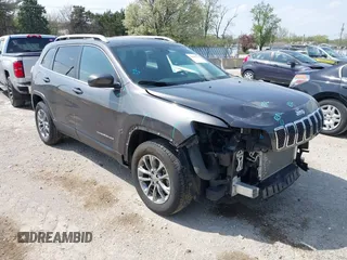 2021 Jeep Cherokee Latitude Lux z VIN 1C4PJMMX4MD149875, wystawiony jako IAAI lot #42139782 z przebiegiem 58 324 mil mil oraz . Historia ofert i sprzedaży dostępna na DreamBid. Obrazek 1.