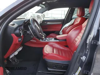 2021 Alfa Romeo Stelvio Ti z VIN ZASPAKBN0M7D11271, wystawiony jako Copart lot #42607935 z przebiegiem 47 796 mil mil oraz Szkoda całkowita • Salvage title. Historia ofert i sprzedaży dostępna na DreamBid. Obrazek 7.