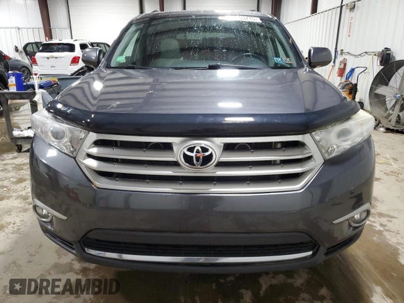 2013 Toyota Highlander Limited z VIN 5TDDK3EH4DS189685, wystawiony jako Copart lot #57665715 z przebiegiem 147 929 mil mil oraz Czysty tytuł • Clean title. Historia ofert i sprzedaży dostępna na DreamBid. Obrazek 5.