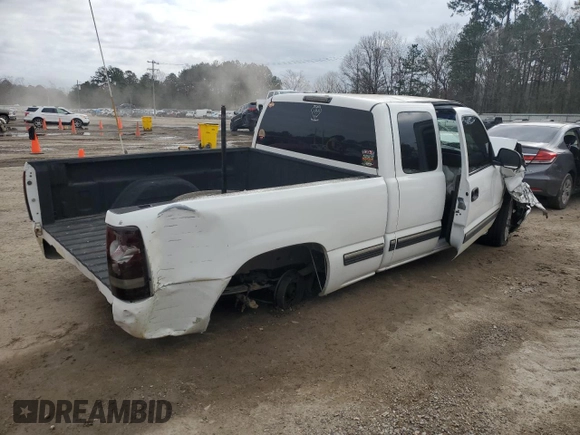 2000 Chevrolet Silverado 1500 with VIN 2GCEC19V7Y1402082, listed as a Copart auction lot 43624055 with 0 mi miles and Salvage Title. Bid and sale history available at carsss.com. Image 3.