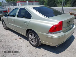 2005 Volvo S60 с VIN YV1RS592952441652, выставлен на аукционе IAAI как лот 42417094 с пробегом 174 894 миль миль и . История ставок и продаж доступна на DreamBid. Изображение 3.