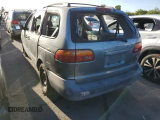 2000 Toyota Sienna LE with VIN 4T3ZF13CXYU272905, listed as a Copart auction lot 63065914 with Not Provided miles and Non Repairable. Bid and sale history available at carsss.com. Image 2.