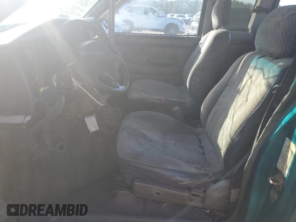 1995 Nissan Frontier XE с VIN 1N6HD16SXSC392683, выставлен на аукционе Copart как лот 59881434 с пробегом 391 479 миль миль и Списание • Salvage title. История ставок и продаж доступна на DreamBid. Изображение 7.