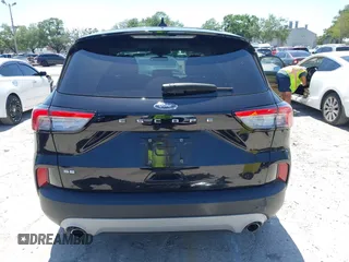 2021 Ford Escape SE with VIN 1FMCU0G65MUB16302, listed as a IAAI auction lot 41986358 with 32,820 mi miles and . Bid and sale history available at carsss.com. Image 17.