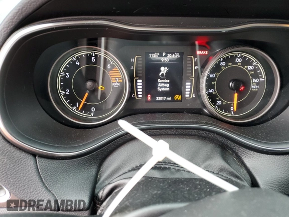 2019 Jeep Cherokee Latitude with VIN 1C4PJMCB2KD472342, listed as a Copart auction lot 60884805 with 33,017 mi miles and Salvage title. Bid and sale history available at DreamBid. Image 9.