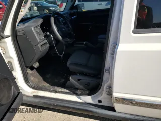 2010 Jeep Commander Sport with VIN 1J4RH4GK9AC113888, listed as a Copart auction lot 84553544 with 208,109 mi miles and Salvage title. Bid and sale history available at DreamBid. Image 7.