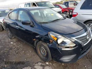 2017 Nissan Versa SV z VIN 3N1CN7AP0HL827999, wystawiony jako IAAI lot #41723107 z przebiegiem 165 234 mil mil oraz . Historia ofert i sprzedaży dostępna na DreamBid. Obrazek 1.