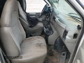 2001 GMC Savana z VIN 1GTHG39R311114765, wystawiony jako Copart lot #45540095 z przebiegiem 270 081 mil mil oraz Szkoda całkowita • Salvage title. Historia ofert i sprzedaży dostępna na DreamBid. Obrazek 7.