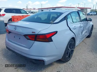 2024 Nissan Altima 2.5 SR with VIN 1N4BL4CV6RN395077, listed as a IAAI auction lot 42086652 with 22,622 mi miles. Bid and sale history available at carsss.com. Image 4.