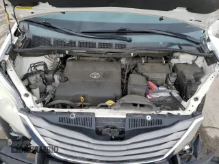 2012 Toyota Sienna XLE z VIN 5TDDK3DC6CS043440, wystawiony jako Copart lot #50408865 z przebiegiem 229 239 mil mil oraz Szkoda całkowita • Salvage title. Historia ofert i sprzedaży dostępna na DreamBid. Obrazek 14.
