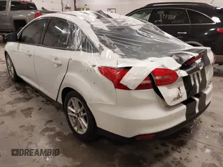 2015 Ford Focus SE with VIN 1FADP3F26FL253926, listed as a IAAI auction lot 41947476 with 86,254 mi miles and . Bid and sale history available at carsss.com. Image 3.