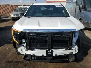 2024 GMC Acadia FWD Elevation z VIN 1GKENKKS1RJ190341, wystawiony jako Copart lot #75363154 z przebiegiem 4401 mil mil oraz Czysty tytuł • Clean title. Historia ofert i sprzedaży dostępna na DreamBid. Obrazek 5.
