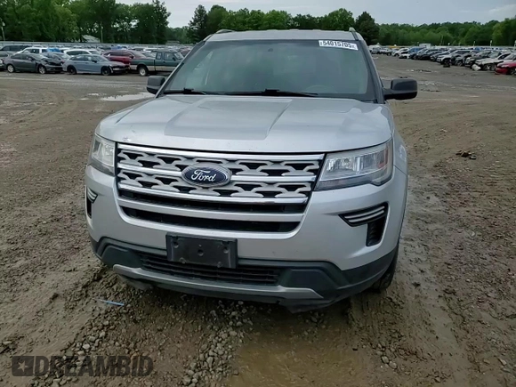 2018 Ford Explorer XLT z VIN 1FM5K7D81JGC69458, wystawiony jako Copart lot #54015705 z przebiegiem 169 783 mil mil oraz Szkoda całkowita • Salvage title. Historia ofert i sprzedaży dostępna na DreamBid. Obrazek 14.