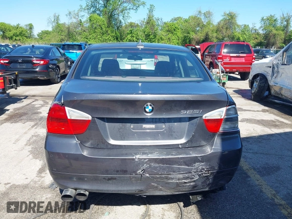 2006 BMW 3 Series 325xi z VIN WBAVD13596KT79419, wystawiony jako IAAI lot #42125590 z przebiegiem 203 431 mil mil oraz . Historia ofert i sprzedaży dostępna na DreamBid. Obrazek 16.