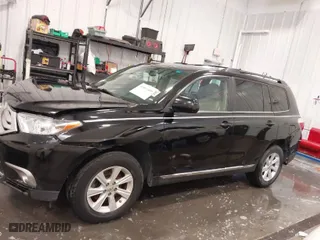2012 Toyota Highlander with VIN 5TDBK3EH2CS163379, listed as a IAAI auction lot 41807409 with 202,554 mi miles. Bid and sale history available at carsss.com. Image 14.