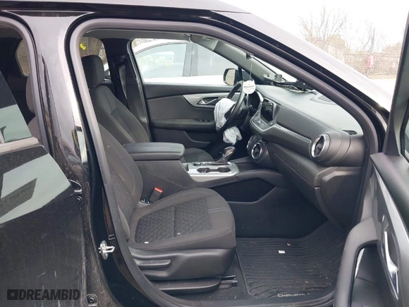 2019 Chevrolet Blazer with VIN 3GNKBGRS8KS642727, listed as a IAAI auction lot 41708709 with 86,184 mi miles. Bid and sale history available at carsss.com. Image 5.