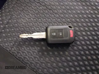 2018 Mitsubishi Outlander ES z VIN JA4AD2A30JZ011486, wystawiony jako IAAI lot #41247304 z przebiegiem 118 248 mil mil oraz . Historia ofert i sprzedaży dostępna na DreamBid. Obrazek 11.