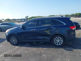 2016 Kia Sorento LX with VIN 5XYPG4A36GG045104, listed as a IAAI auction lot 41922121 with 169,874 mi miles and . Bid and sale history available at carsss.com. Image 14.