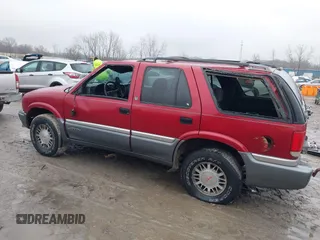 1998 GMC Jimmy SLT z VIN 1GKDT13W6W2546446, wystawiony jako IAAI lot #41172141 z przebiegiem 174 701 mil mil oraz . Historia ofert i sprzedaży dostępna na DreamBid. Obrazek 14.