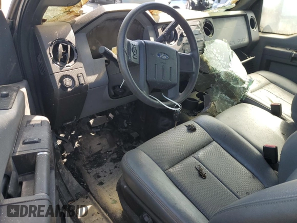 2015 Ford F-250 XLT z VIN 1FTBF2B6XFEA80102, wystawiony jako Copart lot #65196695 z przebiegiem Nie podano mil oraz Szkoda całkowita • Salvage title. Historia ofert i sprzedaży dostępna na DreamBid. Obrazek 8.