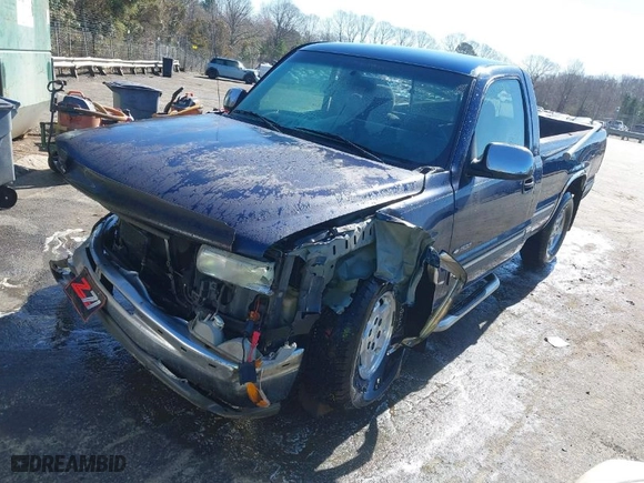 2000 Chevrolet Silverado 1500 LS with VIN 1GCEK14T8YE256265, listed as a IAAI auction lot 41826268 with 419,780 mi miles. Bid and sale history available at carsss.com. Image 2.