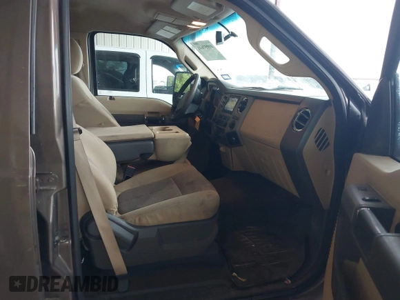 2015 Ford F-250 Lariat z VIN 1FT7W2BT8FED53078, wystawiony jako IAAI lot #41957641 z przebiegiem 305 396 mil mil oraz . Historia ofert i sprzedaży dostępna na DreamBid. Obrazek 5.