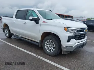 2023 Chevrolet Silverado 1500 LT z VIN 1GCUDDE81PZ140382, wystawiony jako IAAI lot #42116035 z przebiegiem 85 567 mil mil oraz . Historia ofert i sprzedaży dostępna na DreamBid. Obrazek 1.