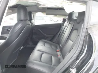 2021 Tesla Model 3 Long Range z VIN 5YJ3E1EB0MF855531, wystawiony jako IAAI lot #42079034 z przebiegiem 35 899 mil mil oraz . Historia ofert i sprzedaży dostępna na DreamBid. Obrazek 8.