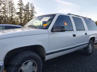 1997 Chevrolet Suburban with VIN 3GNFK16RXVG102805, listed as a IAAI auction lot 41559415 with 1 mi miles. Bid and sale history available at carsss.com. Image 13.