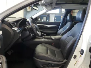 2020 Infiniti QX50 ESSENTIAL with VIN 3PCAJ5M32LF114512, listed as a Copart auction lot 55072625 with 131,863 mi miles and Clean Title. Bid and sale history available at carsss.com. Image 7.