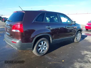2013 Kia Sorento LX with VIN 5XYKTCA6XDG359148, listed as a IAAI auction lot 41385260 with 112,912 mi miles. Bid and sale history available at carsss.com. Image 4.