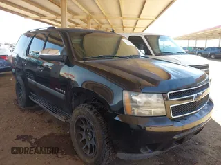 2007 Chevrolet Tahoe LS with VIN 1GNFC13C07R266418, listed as a IAAI auction lot 42435750 with 321,712 mi miles and . Bid and sale history available at DreamBid. Image 1.