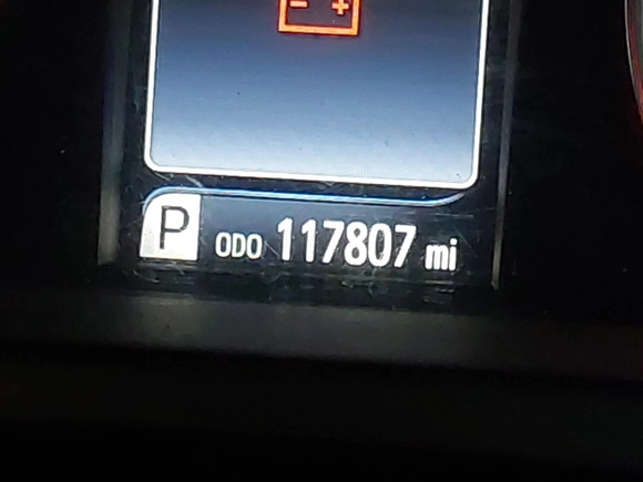 2015 Toyota Camry XLE with VIN 4T1BF1FK9FU072205, listed as a IAAI auction lot 42061915 with 117,807 mi miles. Bid and sale history available at carsss.com. Image 16.