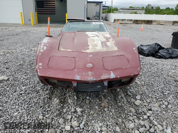 1975 Chevrolet Corvette z VIN 1Z37T5S438077, wystawiony jako Copart lot #56787605 z przebiegiem Nie podano mil oraz Czysty tytuł • Clean title. Historia ofert i sprzedaży dostępna na DreamBid. Obrazek 5.