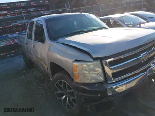 2007 Chevrolet Silverado 1500 LT w/1LT with VIN 2GCEC13C371610255, listed as a IAAI auction lot 41343352 with 191,077 mi miles. Bid and sale history available at carsss.com. Image 1.