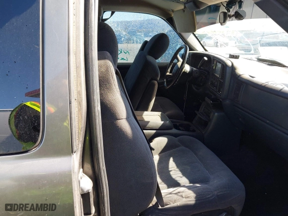 2002 Chevrolet Silverado 1500 LT with VIN 2GCEK19T221313531, listed as a IAAI auction lot 41563814 with 205,633 mi miles. Bid and sale history available at carsss.com. Image 5.