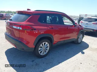 2022 Toyota Corolla Cross LE с VIN 7MUCAAAG3NV028977, выставлен на аукционе IAAI как лот 42243310 с пробегом 47 494 миль миль и . История ставок и продаж доступна на DreamBid. Изображение 4.