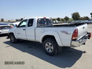 2005 Toyota Tacoma PreRunner z VIN 5TETU62N35Z035331, wystawiony jako Copart lot #55349105 z przebiegiem 615 793 mil mil oraz Szkoda całkowita • Salvage title. Historia ofert i sprzedaży dostępna na DreamBid. Obrazek 2.