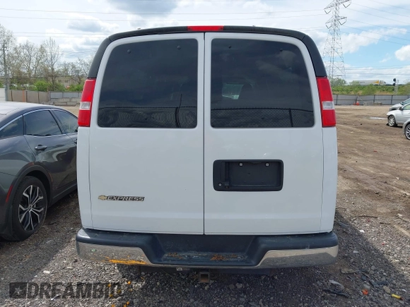 2020 Chevrolet Express Passenger LT z VIN 1GAZGPFG0L1243105, wystawiony jako IAAI lot #42086334 z przebiegiem 79 370 mil mil oraz . Historia ofert i sprzedaży dostępna na DreamBid. Obrazek 16.