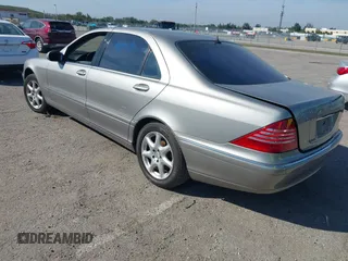 2004 Mercedes-Benz S-Class 4.3L with VIN WDBNG83J14A406775, listed as a IAAI auction lot 41442333 with 77,463 mi miles. Bid and sale history available at carsss.com. Image 3.