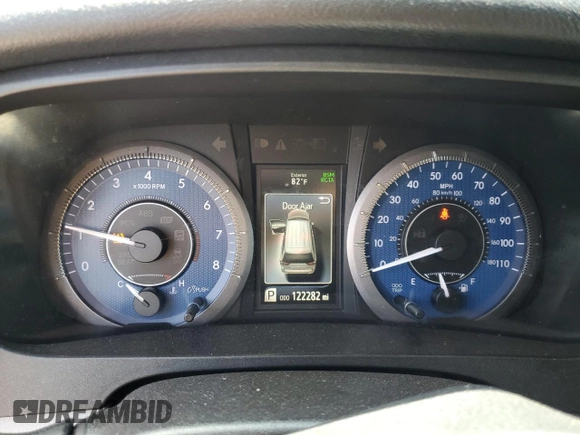 2018 Toyota Sienna XLE Auto Access Seat z VIN 5TDYZ3DC1JS962837, wystawiony jako Copart lot #54795435 z przebiegiem 122 282 mil mil oraz Nie do naprawy • Non repairable. Historia ofert i sprzedaży dostępna na DreamBid. Obrazek 9.