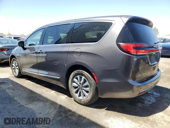 2023 Chrysler Pacifica Hybrid Limited with VIN 2C4RC1S7XPR595163, listed as a Copart auction lot 58182295 with 45,799 mi miles and Clean title. Bid and sale history available at DreamBid. Image 2.