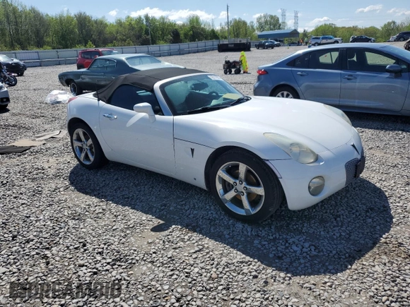 2008 Pontiac Solstice z VIN 1G2MC35B58Y123587, wystawiony jako Copart lot #52017005 z przebiegiem Nie podano mil oraz Szkoda całkowita • Salvage title. Historia ofert i sprzedaży dostępna na DreamBid. Obrazek 4.