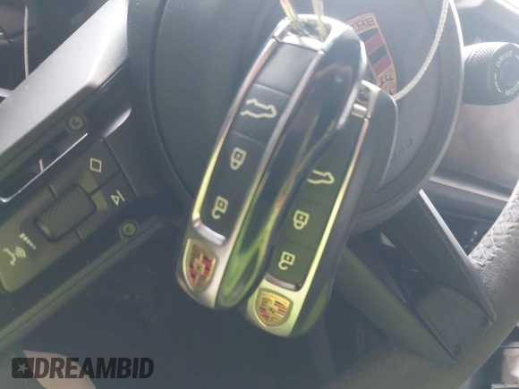 2024 Porsche Cayenne z VIN WP1BA2AY3RDA52863, wystawiony jako IAAI lot #42317622 z przebiegiem Nie podano mil oraz . Historia ofert i sprzedaży dostępna na DreamBid. Obrazek 11.