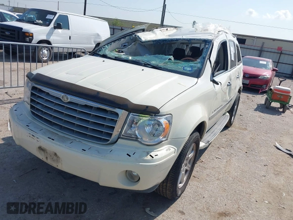2008 Chrysler Aspen Limited z VIN 1A8HX58NX8F129294, wystawiony jako IAAI lot #42034320 z przebiegiem Nie podano mil oraz . Historia ofert i sprzedaży dostępna na DreamBid. Obrazek 2.
