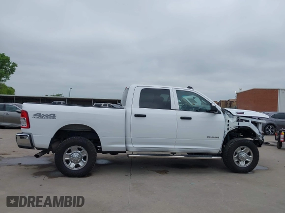2019 Ram 2500 Tradesman with VIN 3C6UR5CJ3KG512575, listed as a IAAI auction lot 42354322 with 61,965 mi miles and . Bid and sale history available at DreamBid. Image 14.