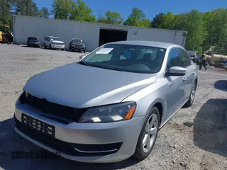 2013 Volkswagen Passat SE w/Sunroof & Nav with VIN 1VWBP7A37DC089122, listed as a IAAI auction lot 42050835 with 189,316 mi miles. Bid and sale history available at carsss.com. Image 2.