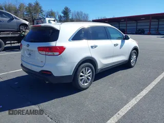 2018 Kia Sorento LX with VIN 5XYPG4A37JG351171, listed as a IAAI auction lot 41748189 with 85,000 mi miles. Bid and sale history available at carsss.com. Image 4.