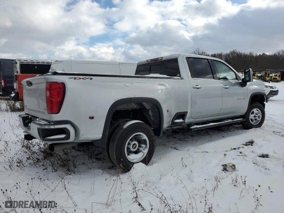 2022 Chevrolet Silverado 3500HD LTZ with VIN 1GC4YUEY3NF128303, listed as a Copart auction lot 83775884 with 25,331 mi miles and Salvage Title. Bid and sale history available at carsss.com. Image 3.